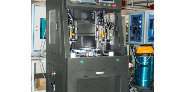 為什么要使用半自動鎖螺絲機？-堅豐股份